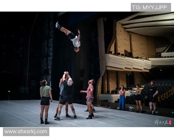 王娜的攀岩之路:从初学者到顶尖选手的心路历程与挑战 王娜的攀岩之路:从初学者到顶尖选手的心路历程与挑战