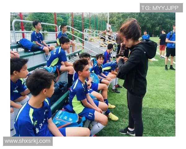 刘静专访：从青涩少年到足球明星的成长之路回顾与展望