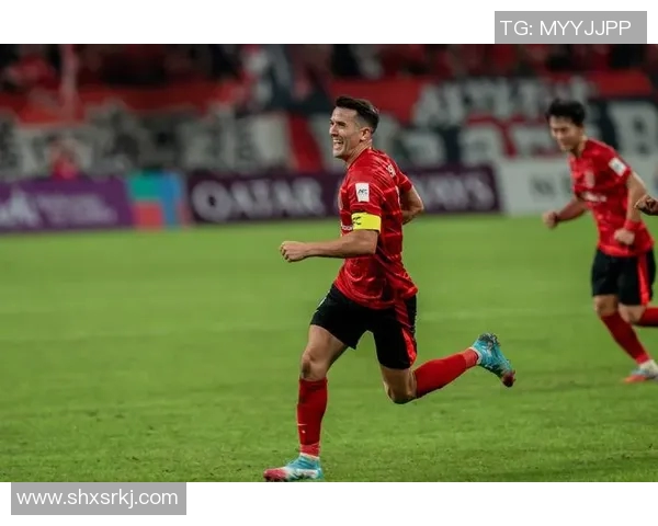 成都足球队在足球配合排行榜中荣获第十名展现出强劲实力与团队协作能力