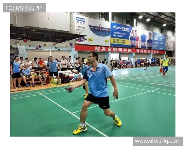 武汉羽毛球队中路突破战术解析与实战应用探讨